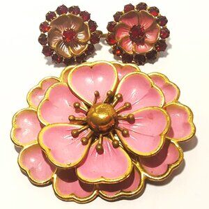 20s-30s Heart Petal Flower Brooch & Earrings Floral Pin Set Rhinestone Gold Tone